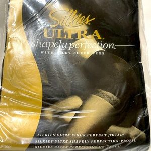 Silkies Ultra Shapely Perfection pantyhose